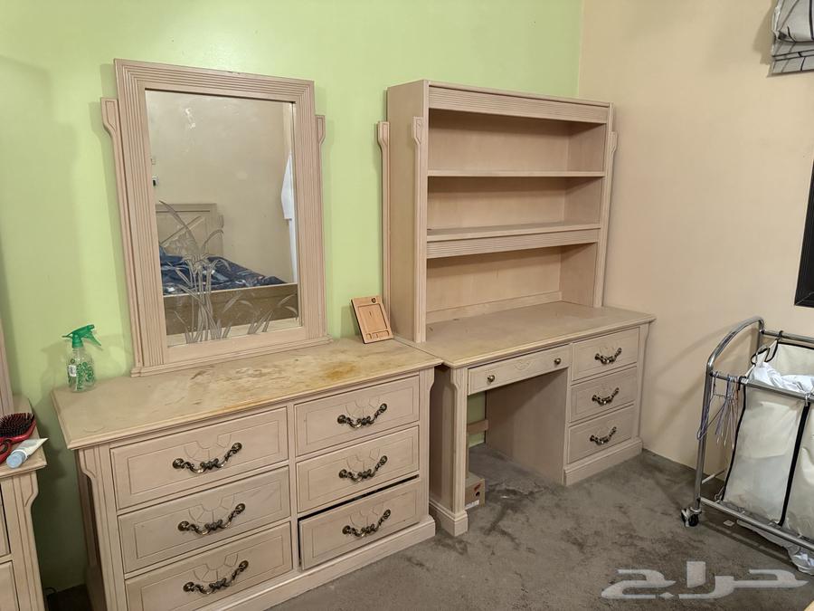 للبيع اثاث غرفة نوم64614372551169112