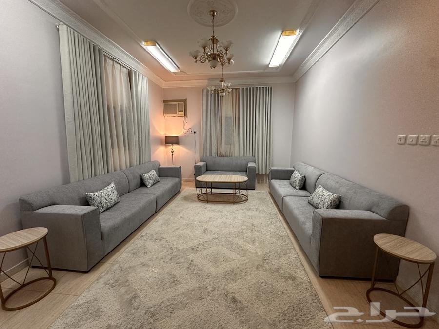 كنب مجلس شبه جديد64612895870209111