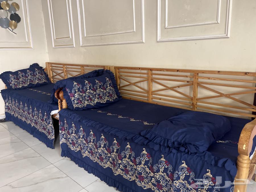 كراسي للبيع مع الفرش جديده بسعر رخيص64610904495489111