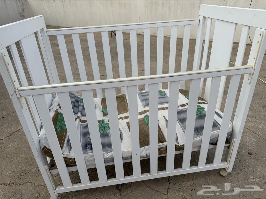 سرير اطفال جديد ونظيف ويمشي بال كفرات سهل64611517717378112