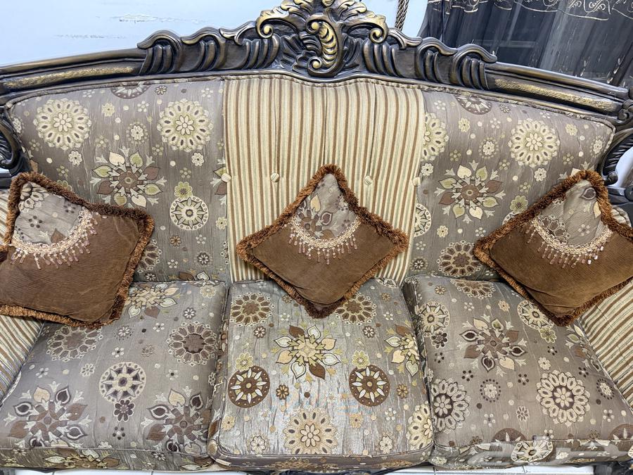 كنب خشب ثقيل اصلي للبيع64610070652801110