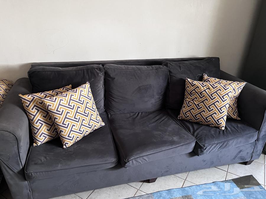 طقم انتريه بحاله جيدة جدااا ومعاه السجاده بتاعته64615411407489111