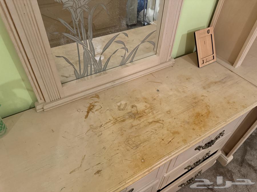 للبيع اثاث غرفة نوم64614372551169113