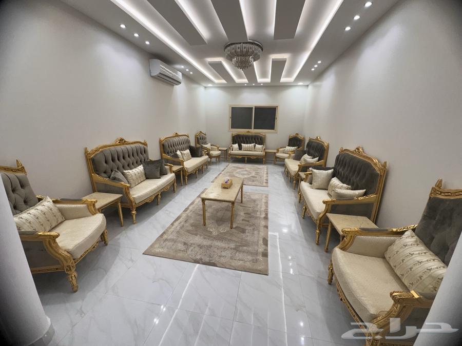 كنب كلاسيكي للبيع64616042158594110