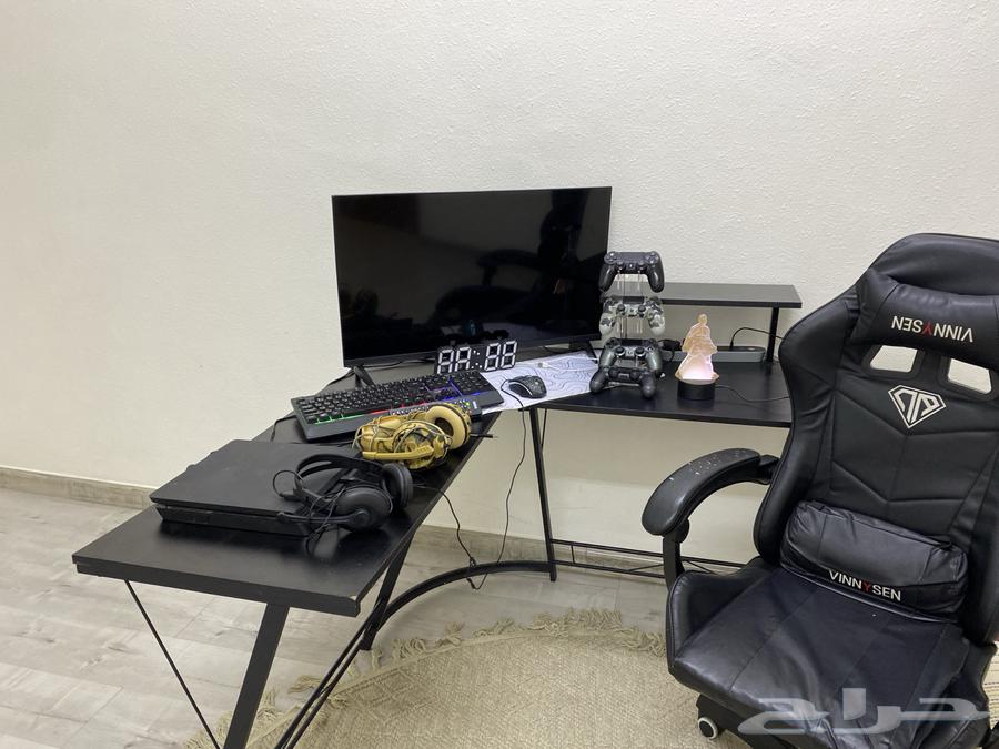 PlayStation and its table and gaming chair64612570292865110