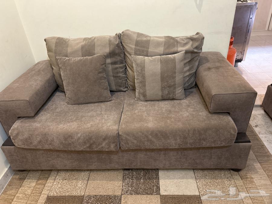 كنب عدد 3 - مقاعد ( 4   2   1 ) مع طاولة خشبية64610979716482111