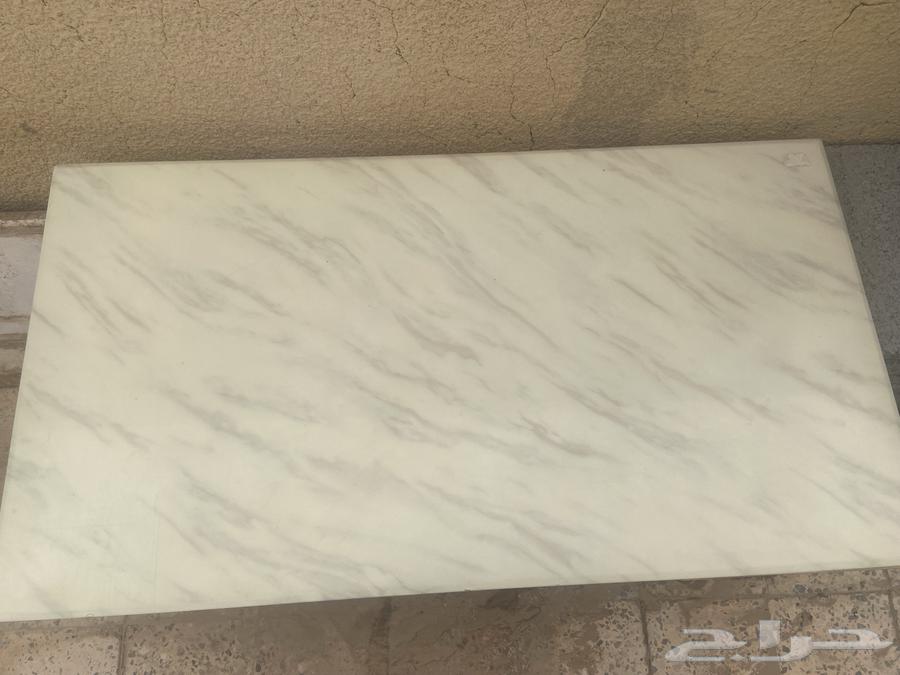 طاولة مجلس للبيع   رقم التواصل64615608472067111