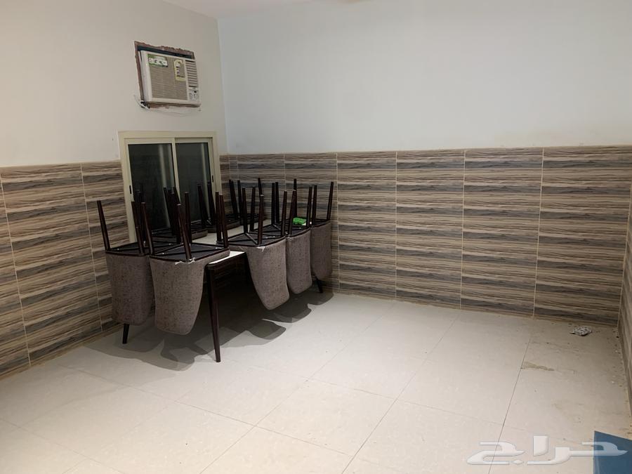 كنب امريكي   طاولة طعام ( للبيع )64611217251842114