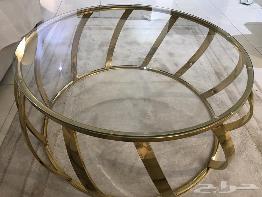 A large and good-quality table with no cracks in the glass or any other issues64611729164673111