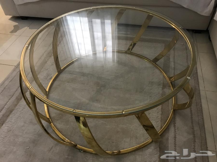 A large and good-quality table with no cracks in the glass or any other issues64611729164673110