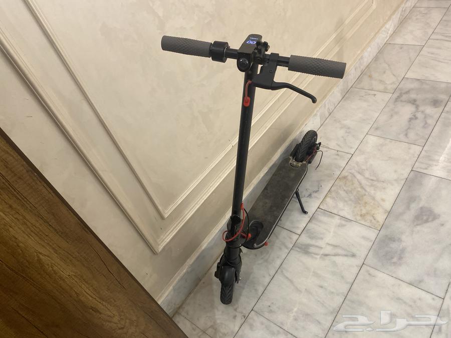 سكوتر كهرب مستعمل شغال وسريع والمبلغ50064611330468865110