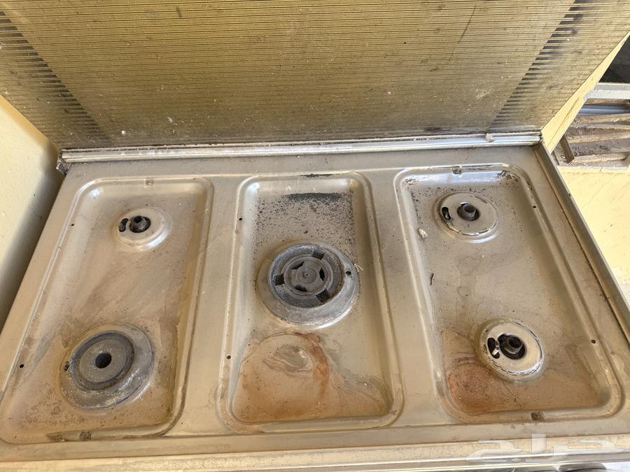 فرن للبيع فيه تنسيم بسيط في احدا الشمعات الخلفيه الباقي خاص64611305162498112