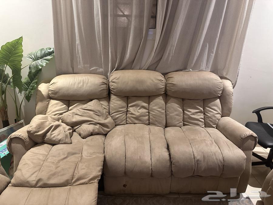 كنب امريكي   طاولة طعام ( للبيع )64611217251842111