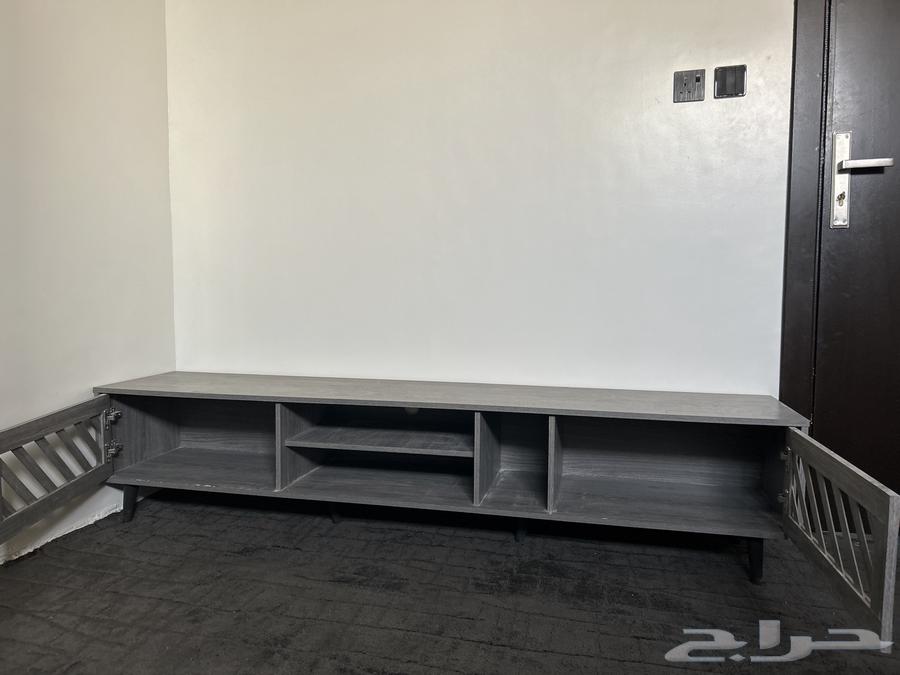 دولاب تليفزيون جميل وجديد وسبب البيع انه كبير وعلى السوم64611430011777112