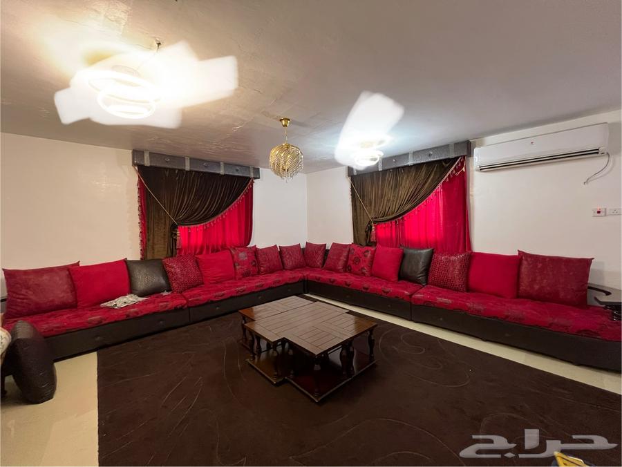 اثاث كنب وفرشة وطاولة ونجفة وستائر64610480571267110