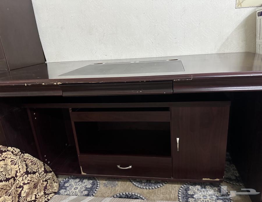 مكتب مع دولاب64615041369602112