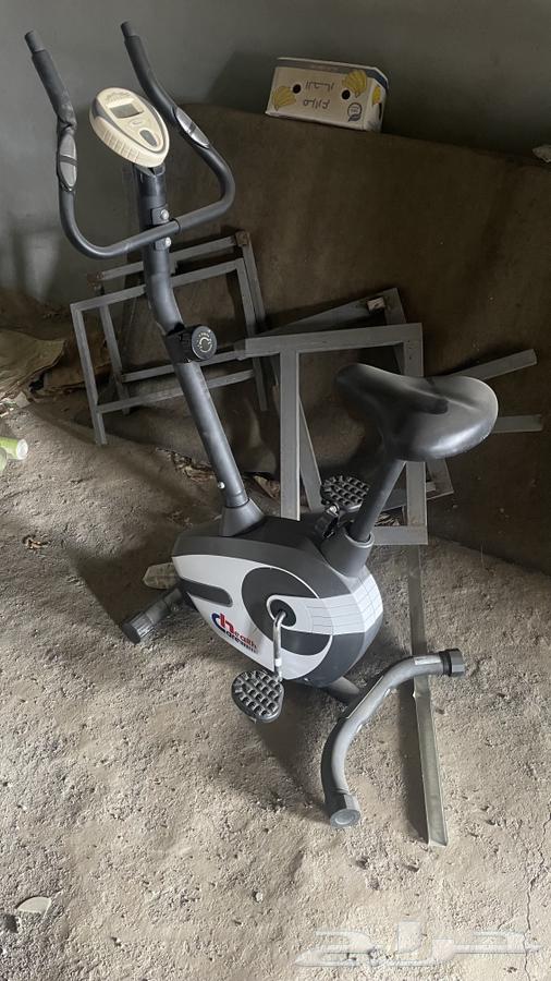 Treadmill and exercise bike for sale, home gym equipment working excellently64609598470145110