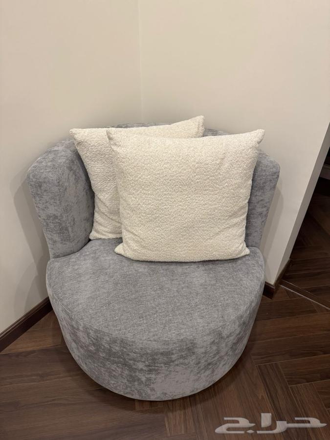 كنبة شخص واحد بحالة ممتازة للبيع64610778676226110