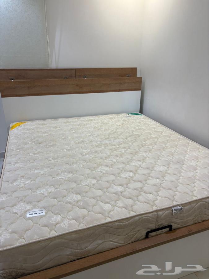 سرير هيدرولك 200x200 مستخدم استخدام نظيف مع مرتبه مجانا64613618478851113