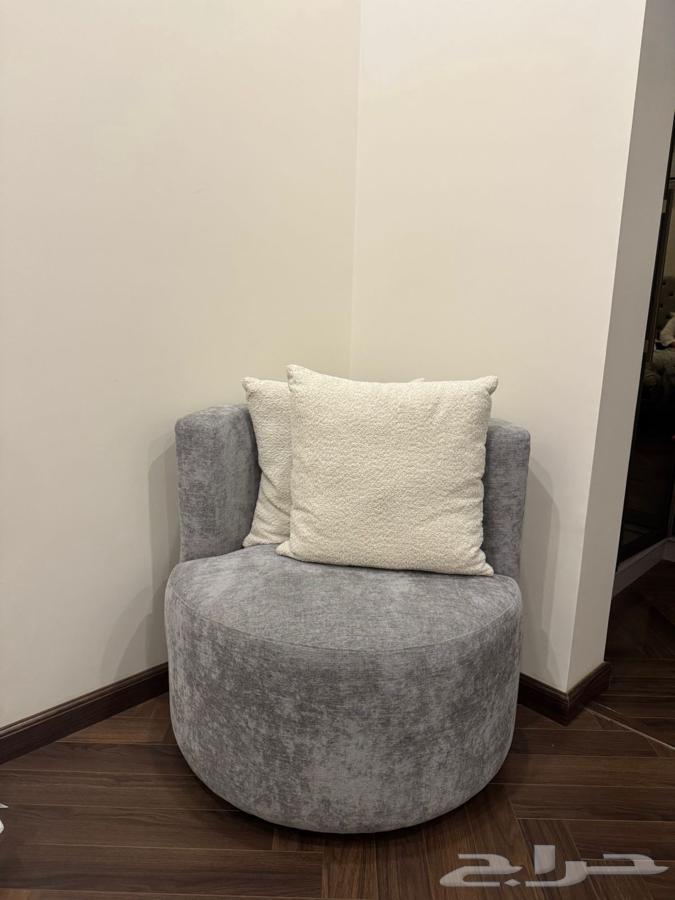 كنبة شخص واحد بحالة ممتازة للبيع64610778676226112