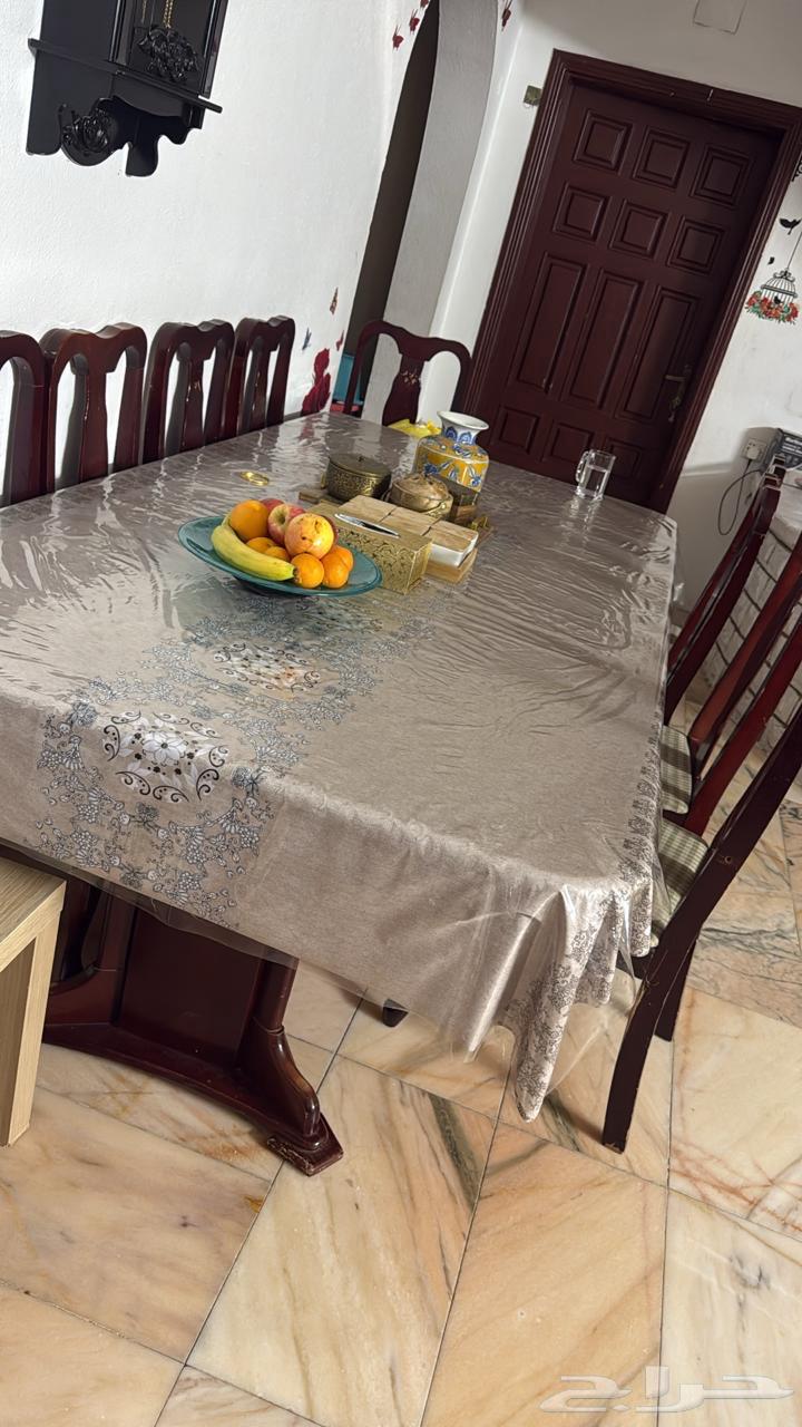 Dining Table with 9 Free Chairs64609635961345110