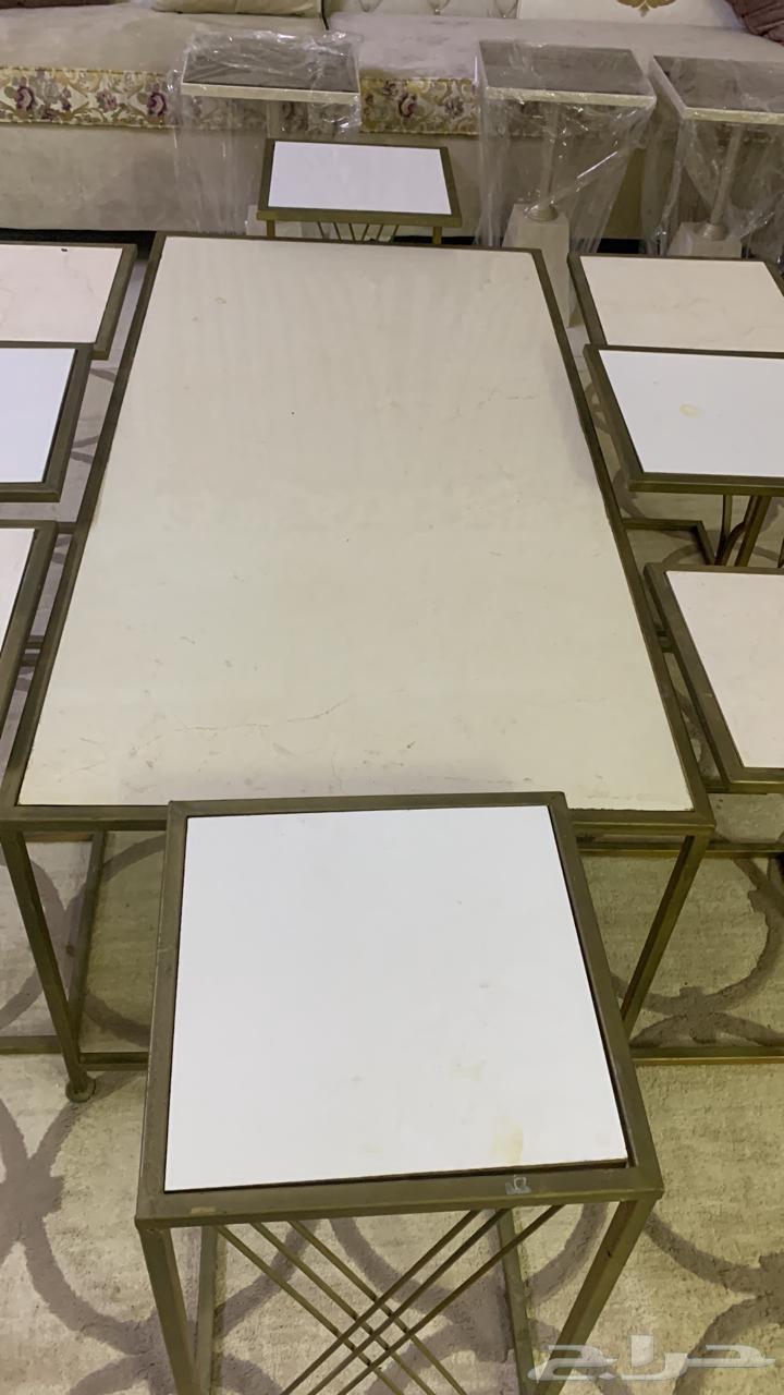 Table and Entrance64609598439042110