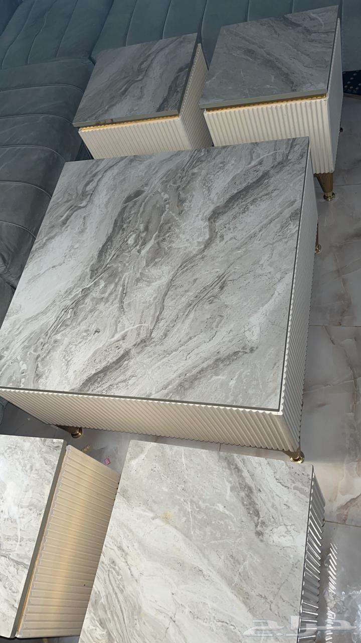 Semi-new tables64612041671555112