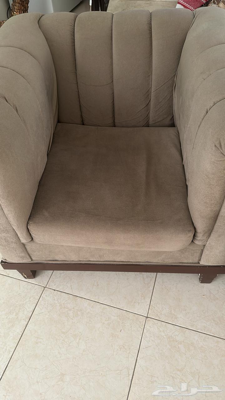 طقمين كنب نضيفة للبيع64607569955842111