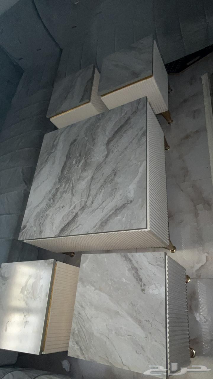 Semi-new tables64612041671555110