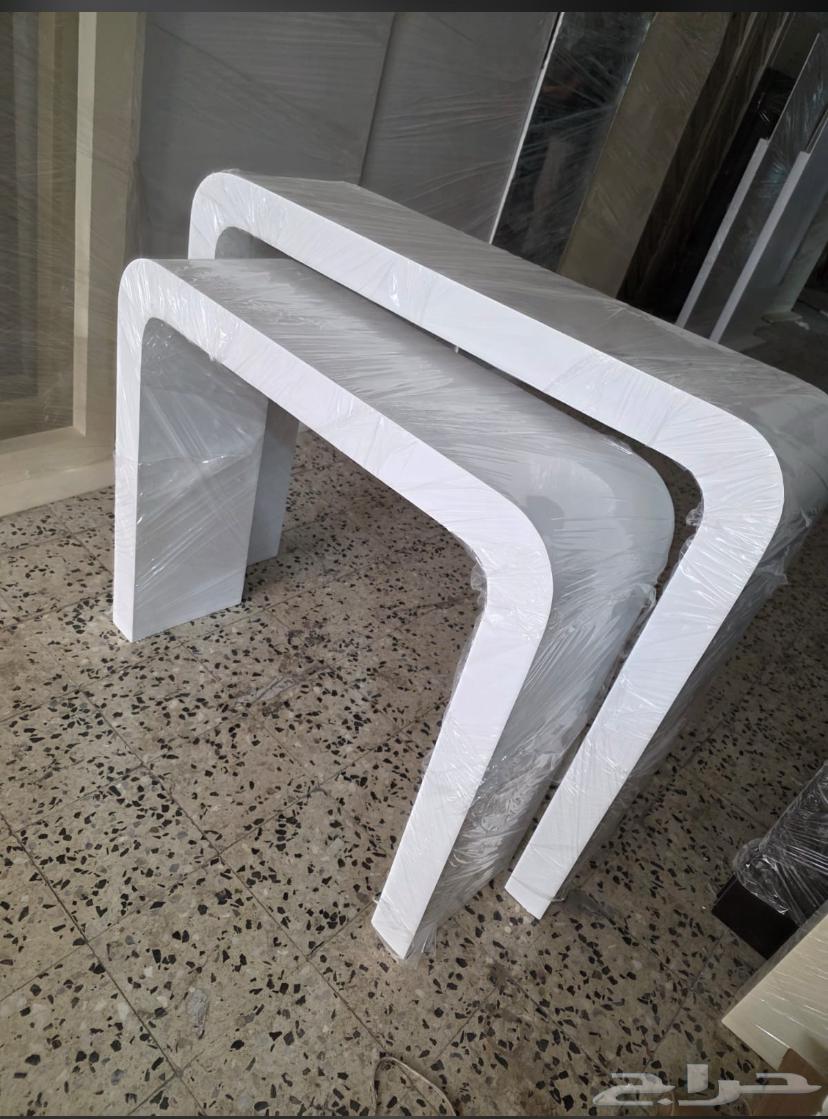 Custom-made tables64158978462978112