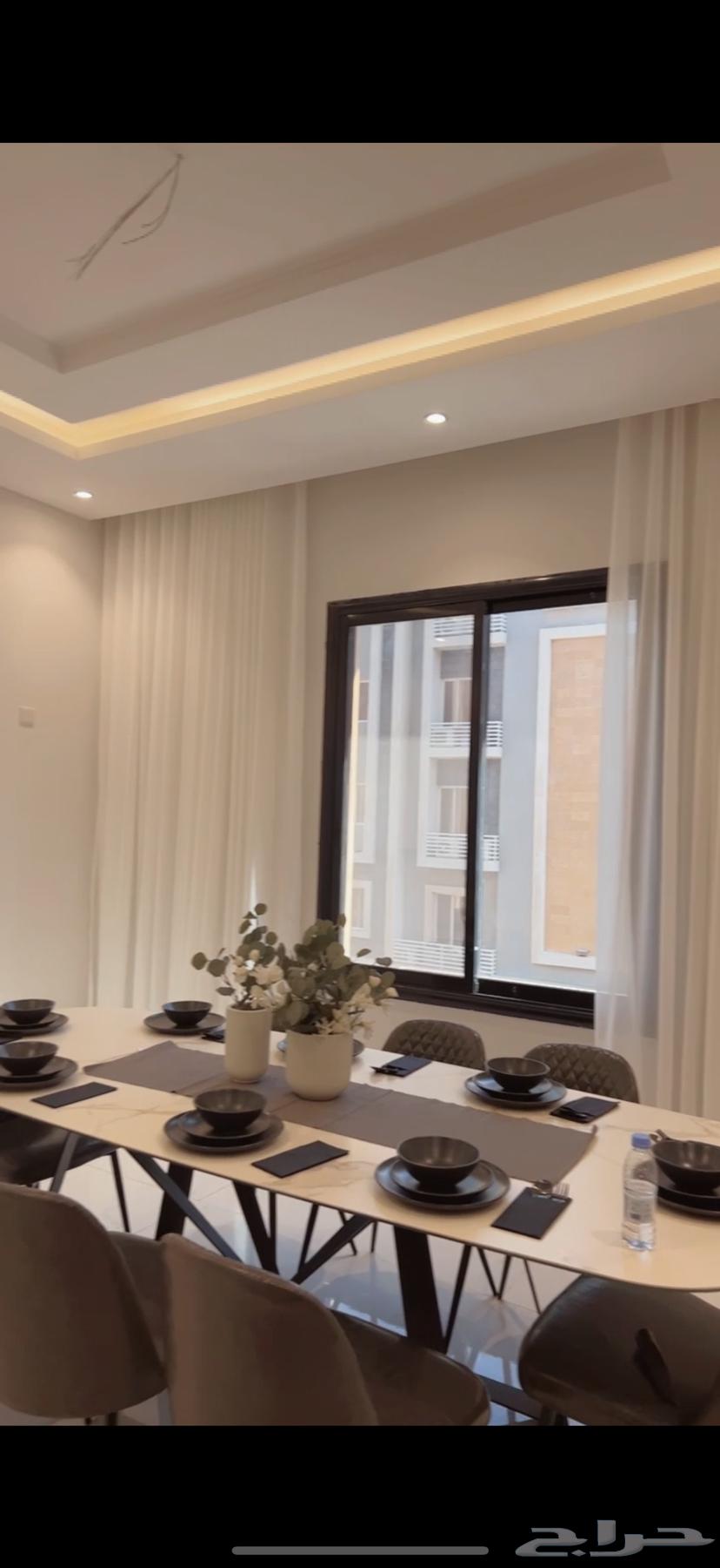 طاولة طعام جديدة من (أبيات)64610244281219111