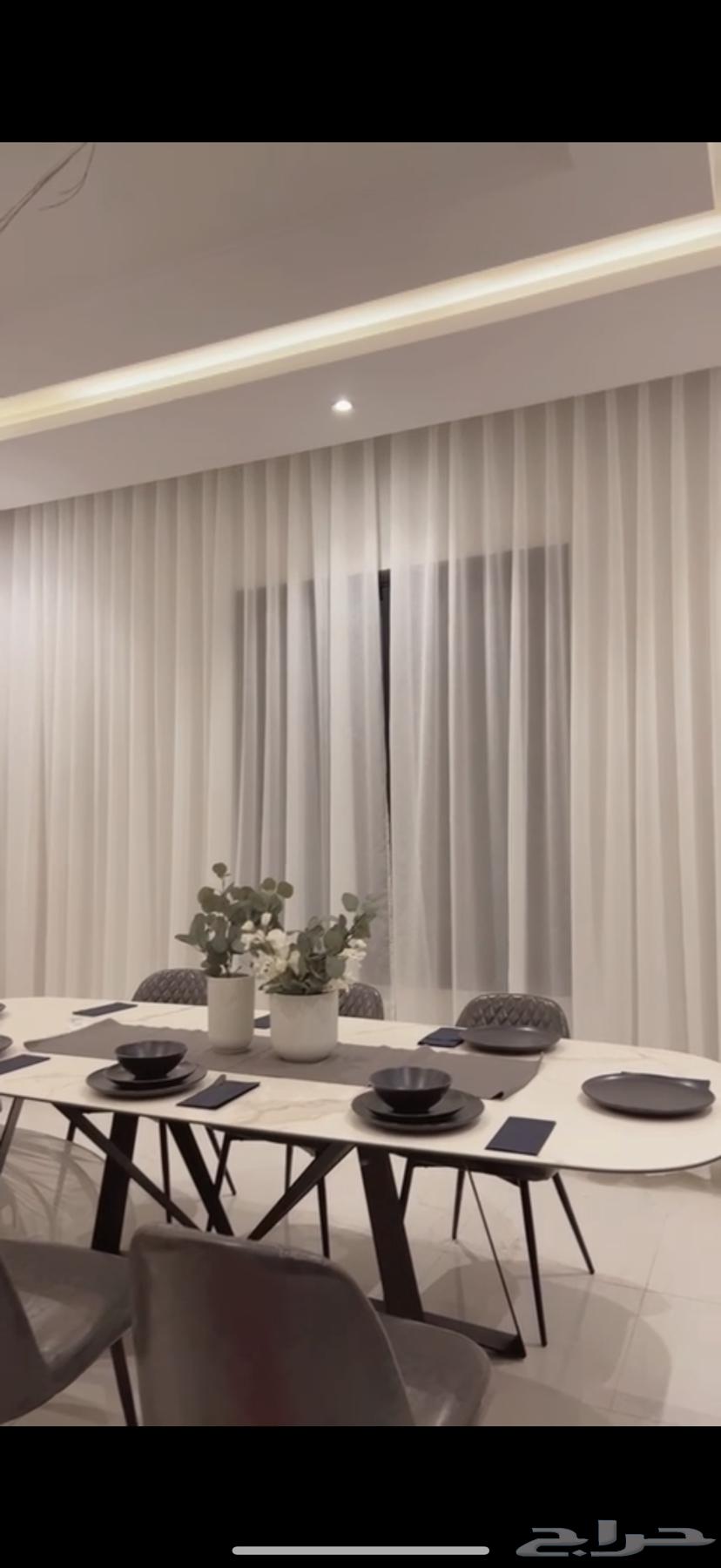طاولة طعام جديدة من (أبيات)64610244281219112
