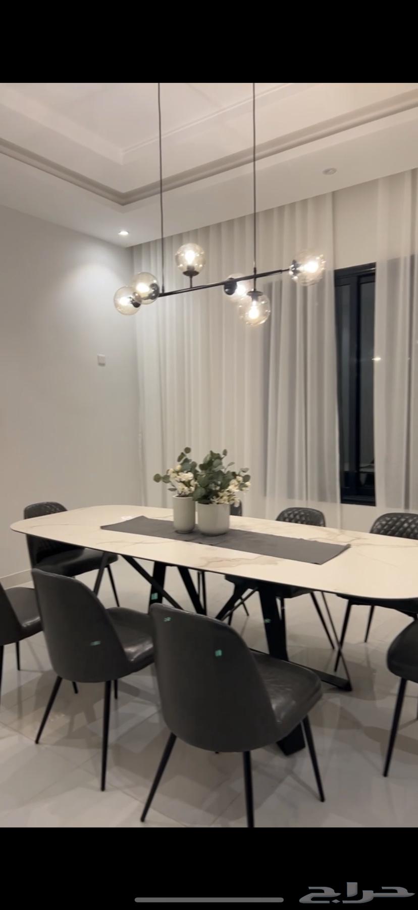 طاولة طعام جديدة من (أبيات)64610244281219110