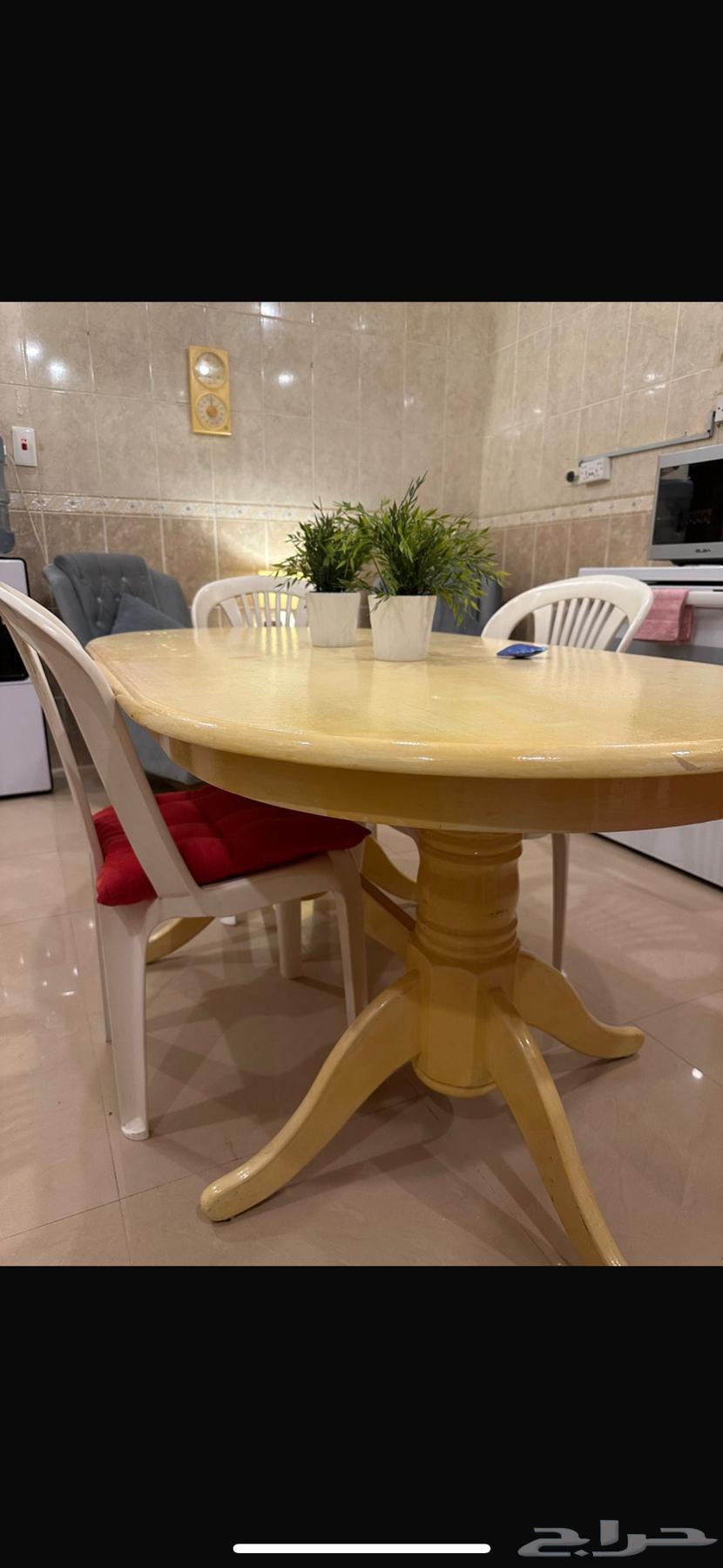 طاولة سفرة للبيع 100 ريال العرضx الطول  155x9064614509488257110