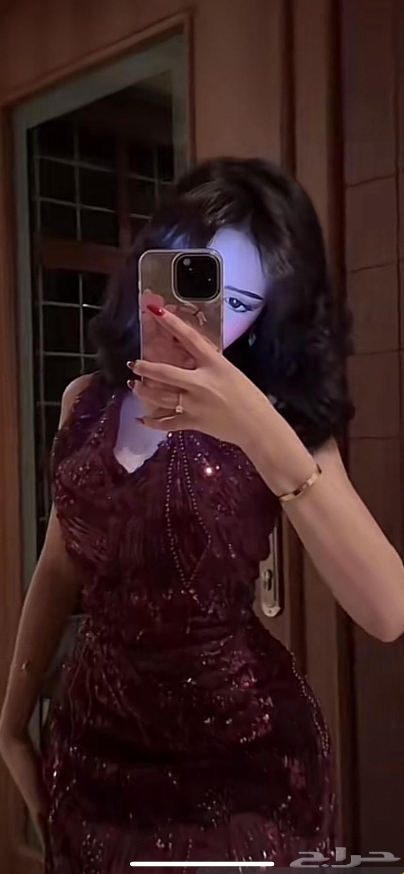 فستان برغندي مقاس M شريته ب500 وببيعه 45064607806324353110