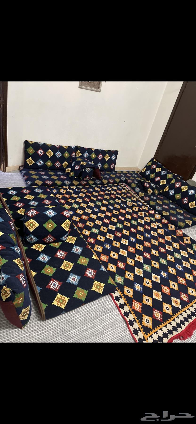 مخاد وفرشه مثل اللي بالصوره ب50064616185149059110