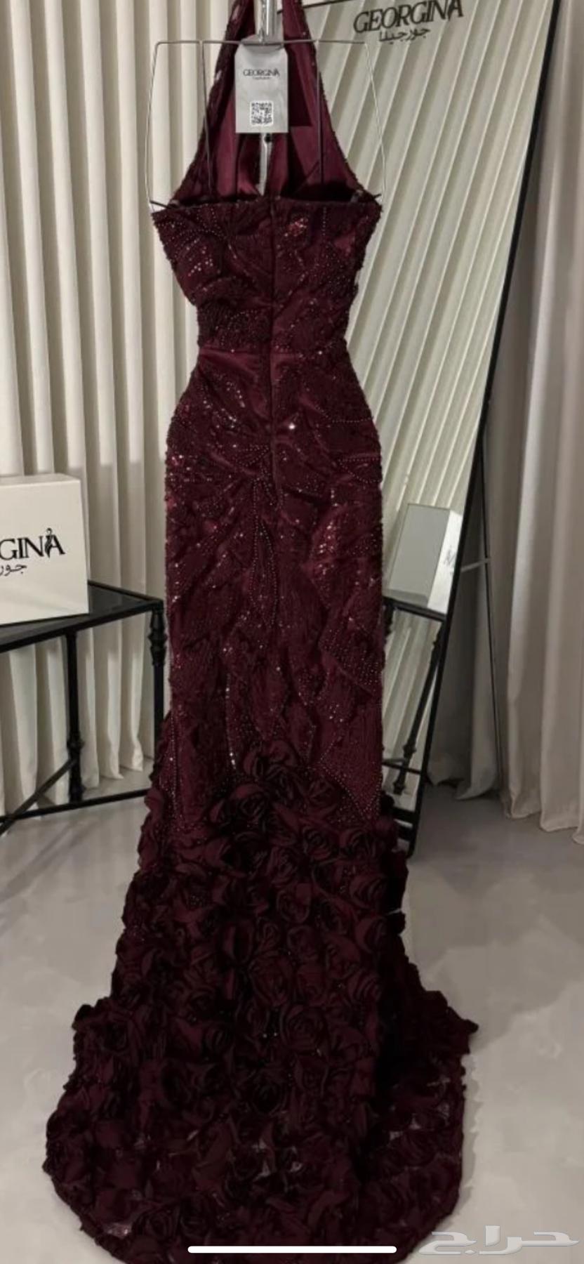 فستان برغندي مقاس M شريته ب500 وببيعه 45064607806324353111