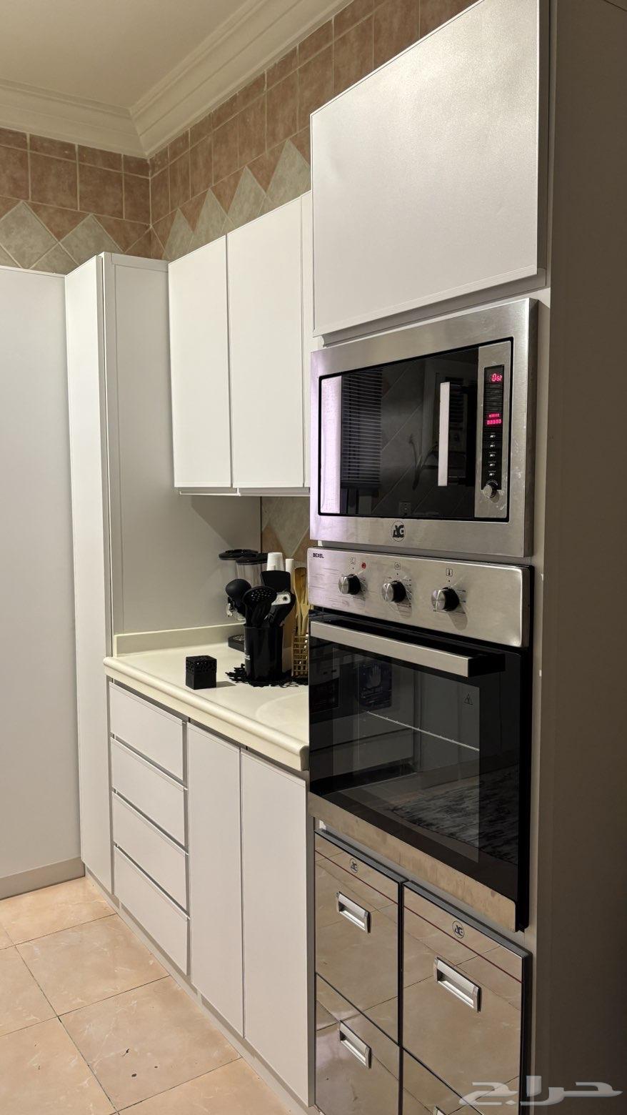 مطبخ للبيع تفصيل جديد استخدام نظيف64608379048067110