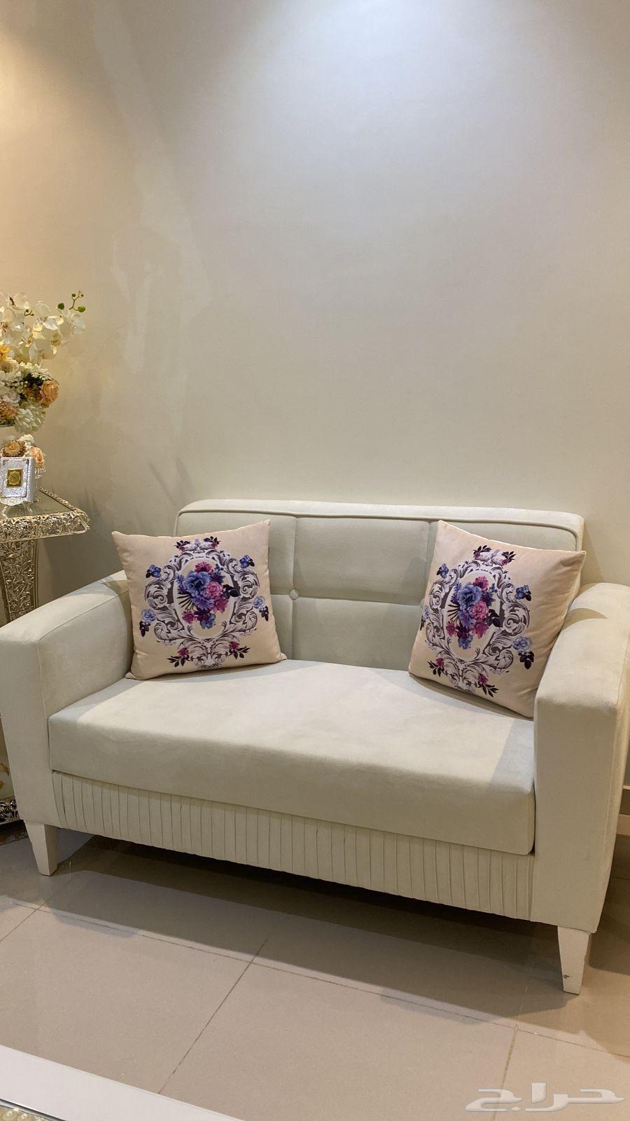 Luxury Living Room Sofa Set with Two Side Tables in Excellent Condition64615128025090112