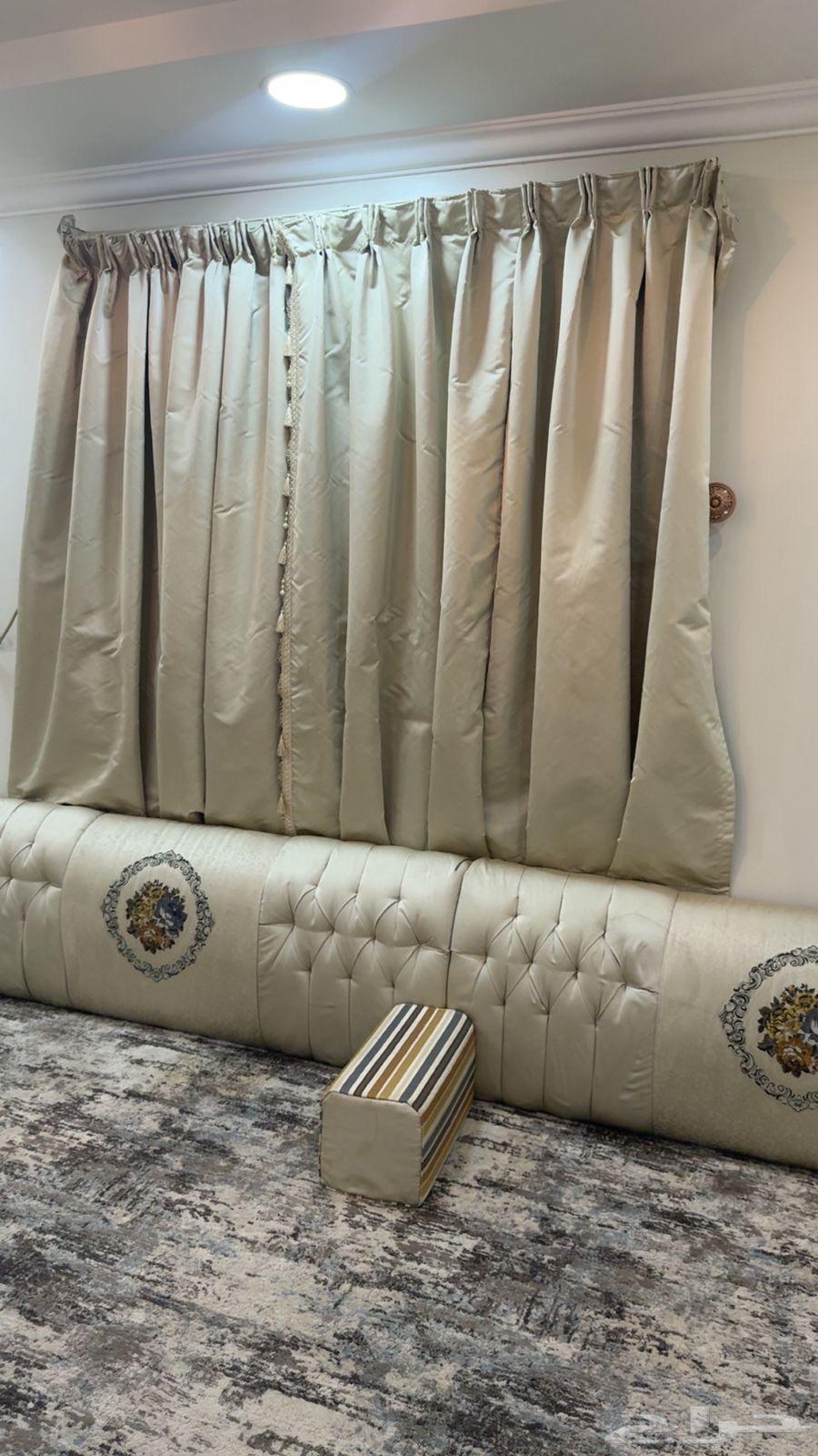 Complete Sitting Set for Sale64611892371586110