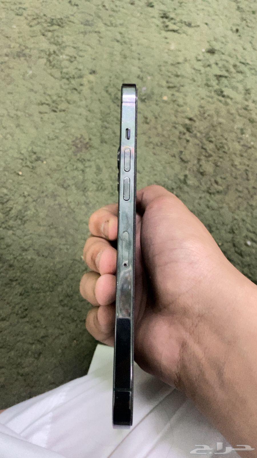 iPhone 1264612760897282113