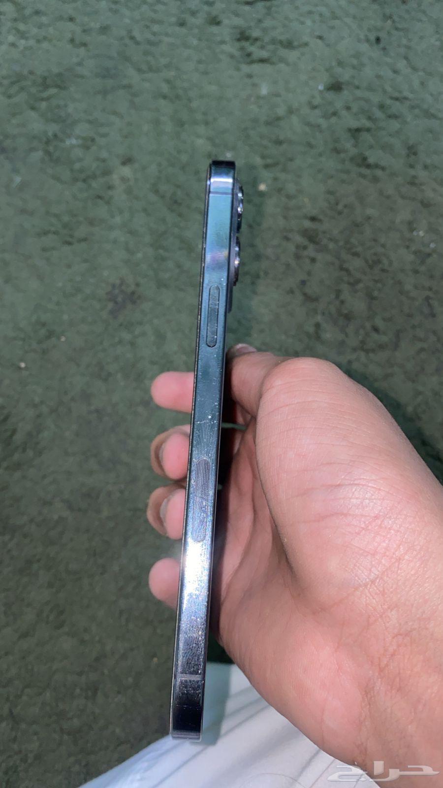 iPhone 1264612760897282112