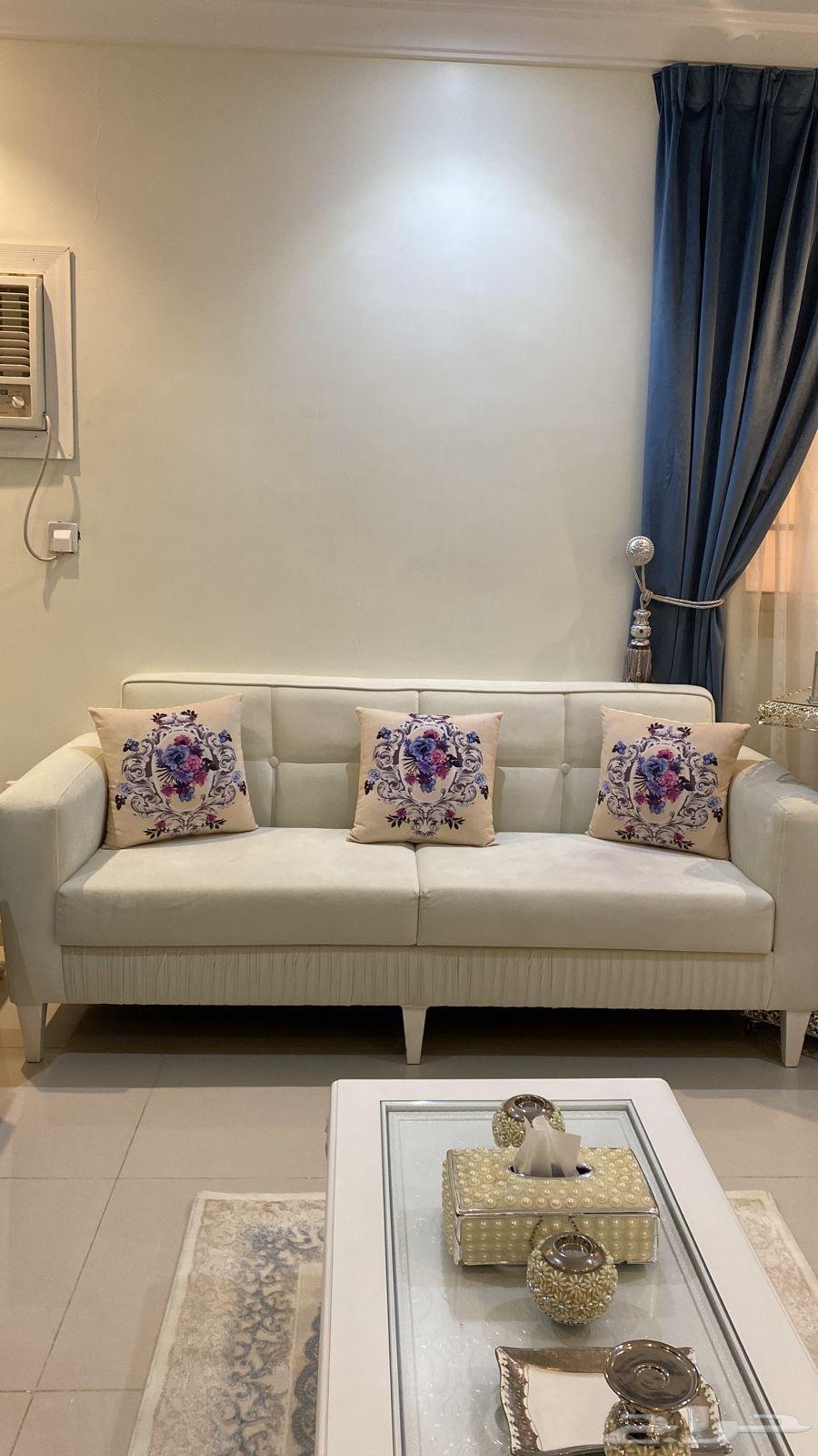 Luxury Living Room Sofa Set with Two Side Tables in Excellent Condition64615128025090113