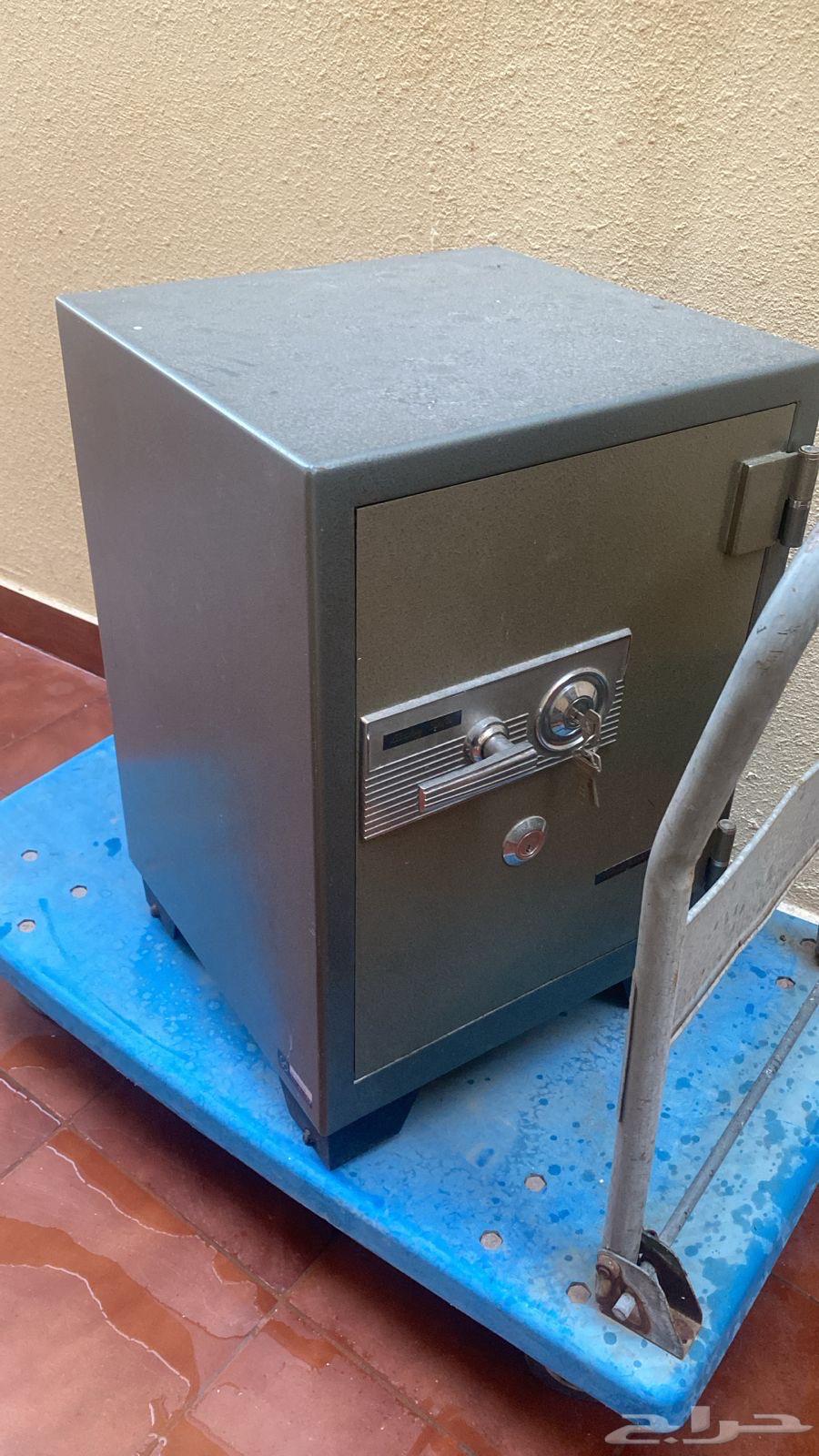 خزاين للبيع64611980042242110