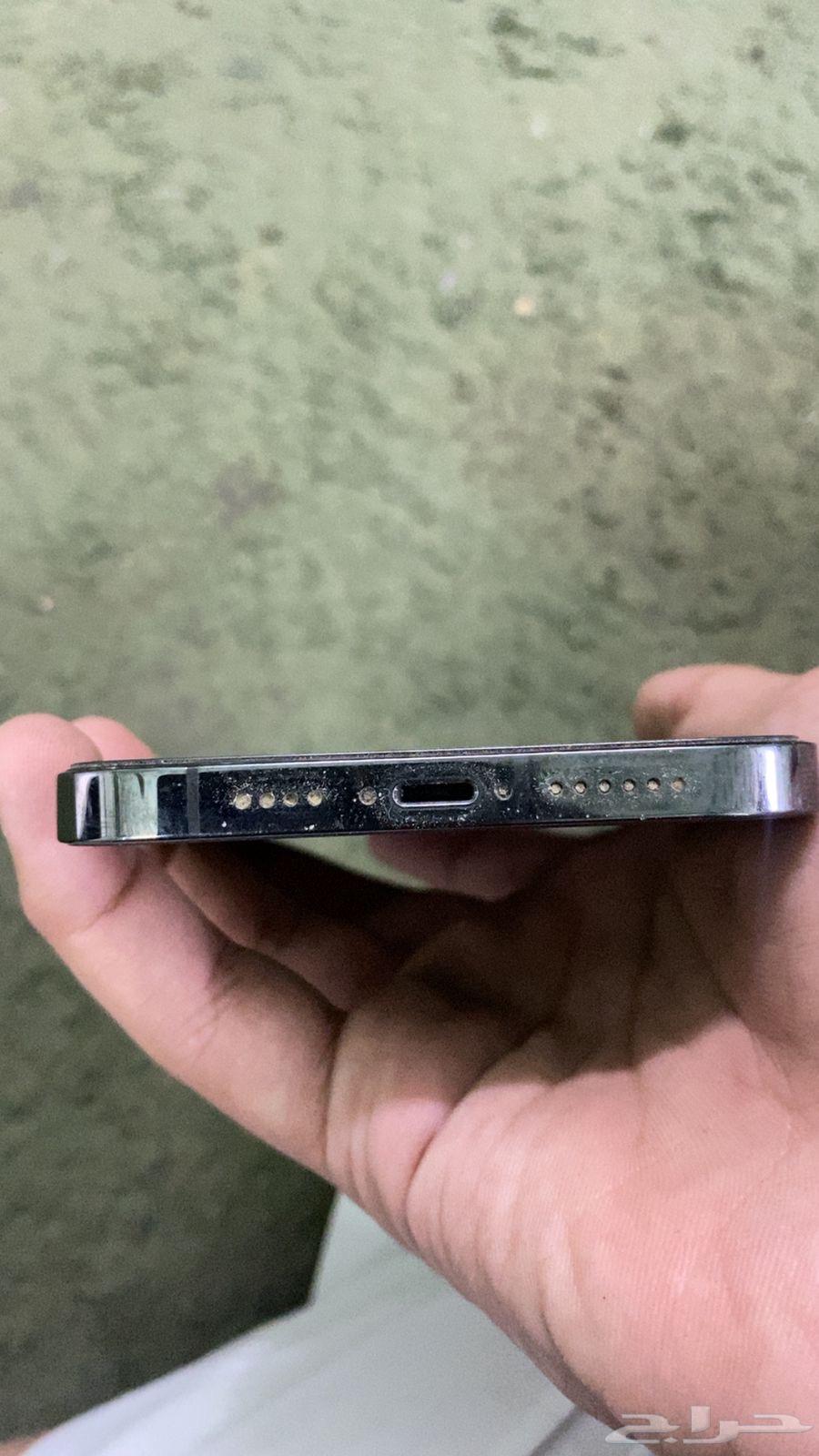 iPhone 1264612760897282114