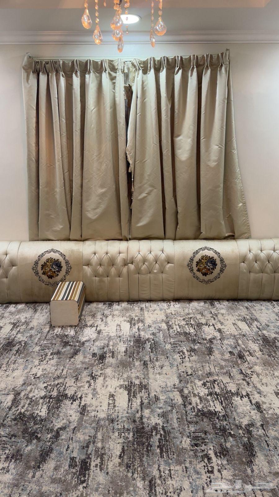 Complete Sitting Set for Sale64611892371586111