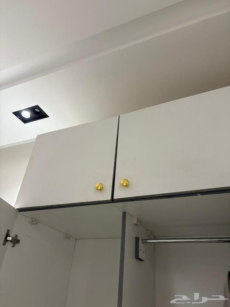 دولاب مترين ابيض64607035402243113