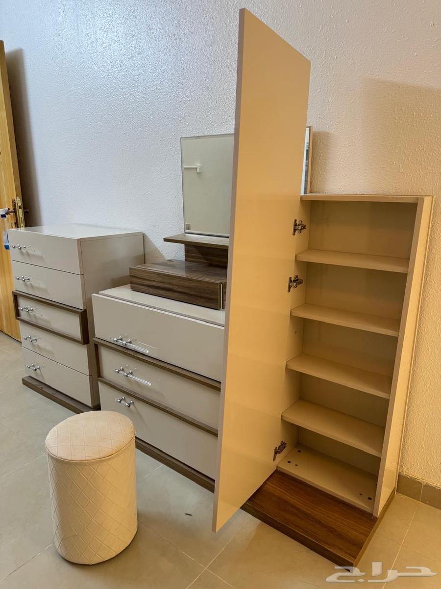 للبيع غرفت نوم نضيفه جدا64609112897921112