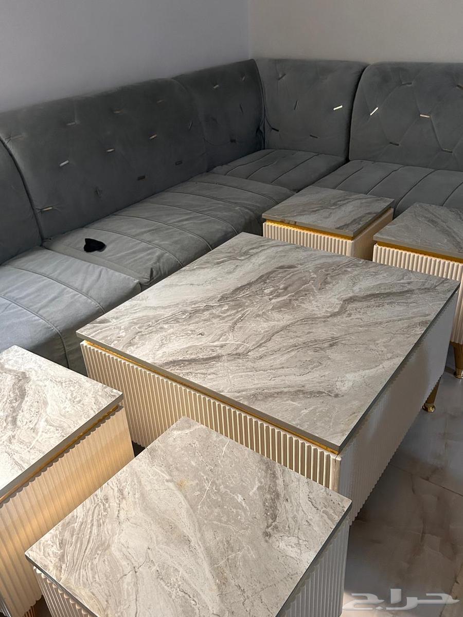 Semi-new tables64612041671555113