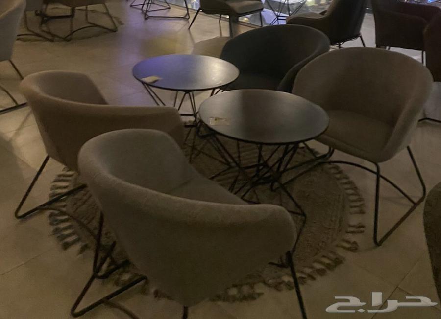 Chairs and Tables64607471473667110